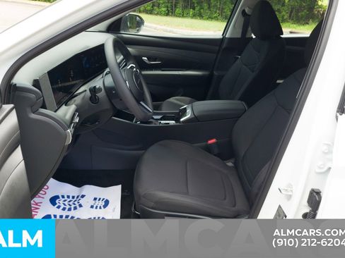 Used 2025 Hyundai Tucson SE FWD image 15