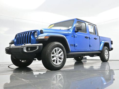 Used 2023 Jeep Gladiator Sport AWD/4WD image 42