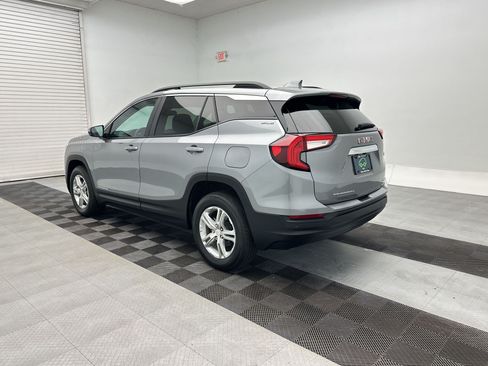 Used 2023 GMC Terrain SLE w/ Driver Convenience Package AWD/4WD image 3