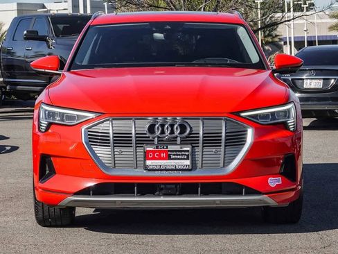 Used 2019 Audi e-tron Prestige w/ Prestige Package image 2
