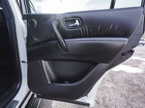 Used 2023 Nissan Armada SL w/ Midnight Edition Package image 13