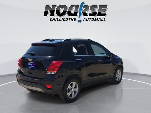 Used 2020 Chevrolet Trax LT w/ LT Convenience Package FWD image 8