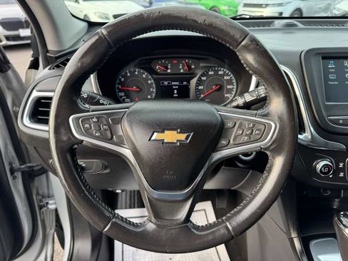 Used 2018 Chevrolet Equinox LT FWD image 12