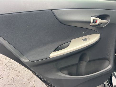 Used 2010 Toyota Corolla image 12