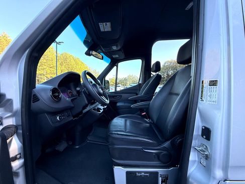 Used 2019 Mercedes-Benz Sprinter 1500 image 9