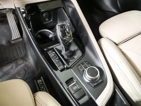 Used 2022 BMW X1 xDrive28i w/ M Sport Package AWD/4WD image 17