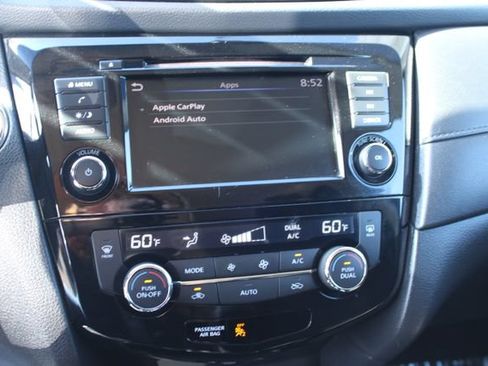 Used 2019 Nissan Rogue SV FWD image 32