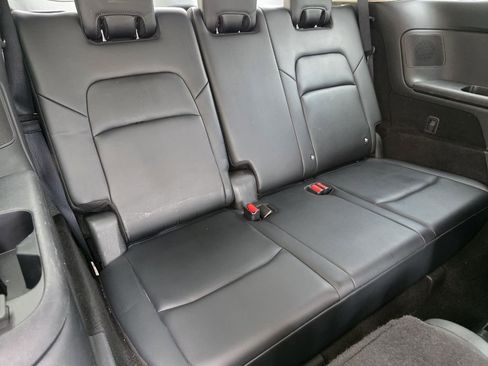 Used 2024 Nissan Pathfinder Platinum image 27