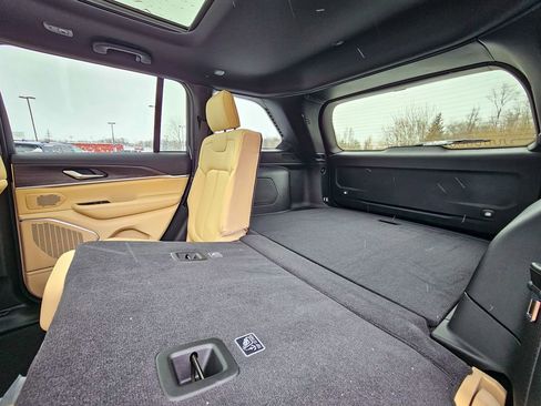 New 2026 Jeep Grand Cherokee Limited image 36