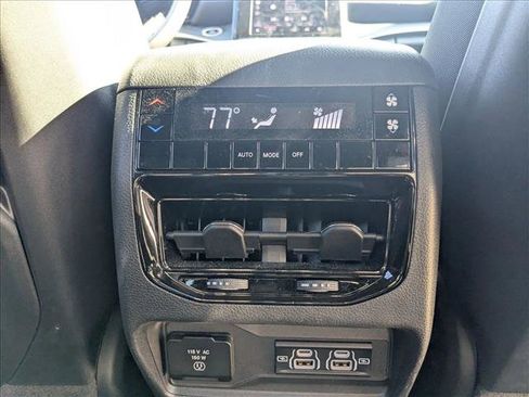 Certified 2024 Jeep Grand Cherokee L Altitude image 17