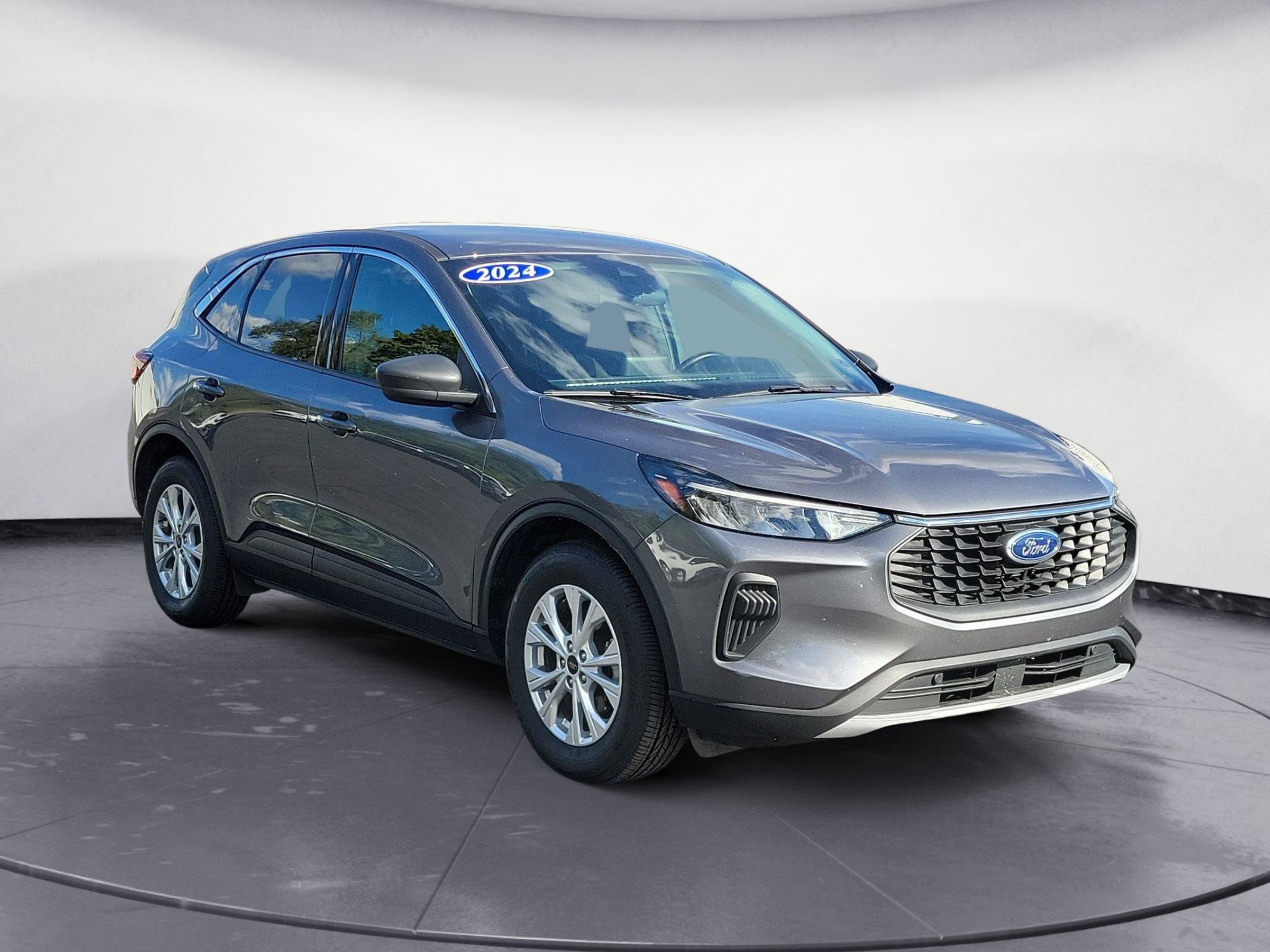 Used 2024 Ford Escape Active FWD image 2