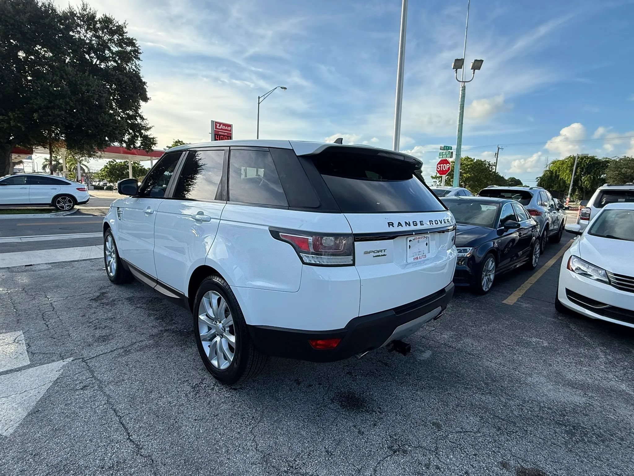 Used 2016 Land Rover Range Rover Sport HSE AWD/4WD image 3