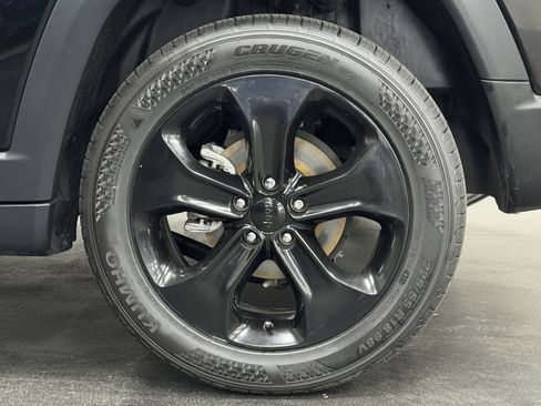 Used 2020 Jeep Compass Latitude image 16