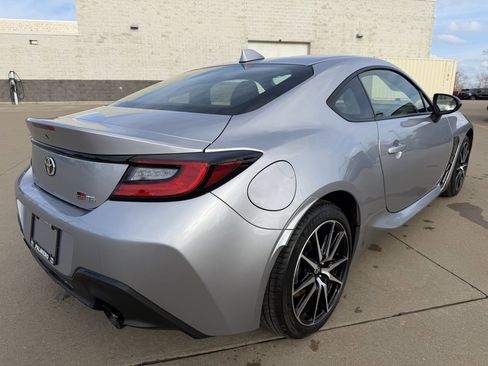 Certified 2025 Toyota GR86 w/ ALL Weather Mat Package (TMS) image 5