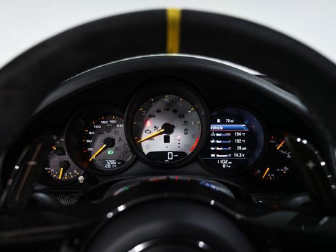 Used 2019 Porsche 911 GT3 RS w/ Weissach Package RWD image 21