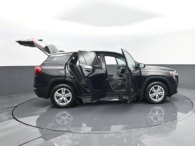 Used 2023 GMC Terrain SLE AWD/4WD image 28