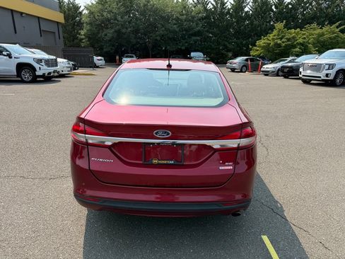 Used 2018 Ford Fusion SE FWD image 5