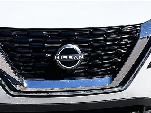 Used 2023 Nissan Rogue S FWD image 31