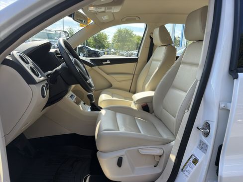 Used 2017 Volkswagen Tiguan S AWD/4WD image 16