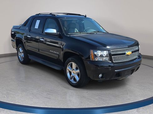 Used 2013 Chevrolet Avalanche LT w/ All-Star Edition image 3