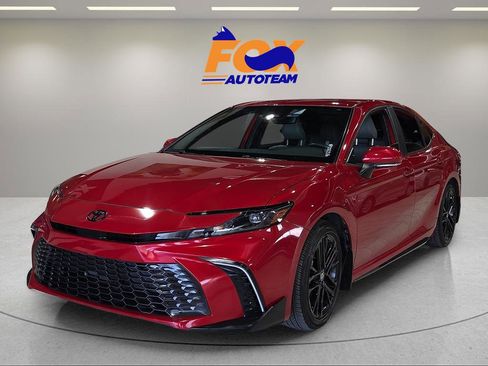 Certified 2025 Toyota Camry SE w/ Convenience Package FWD image 1