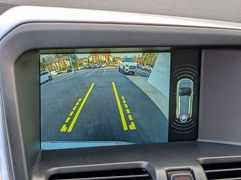 Used 2016 Volvo XC60 T5 Premier w/ Proximity Package image 22