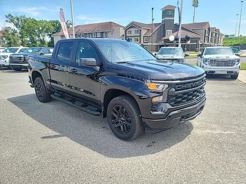 Used 2026 Chevrolet Silverado 1500 Custom w/ Turbomax Blackout Package AWD/4WD image 1