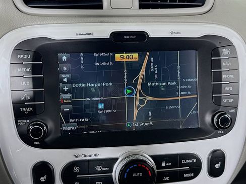 Used 2016 Kia Soul EV FWD image 33
