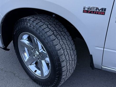 Used 2017 RAM 1500 Express image 23