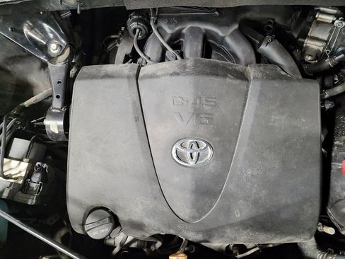 Used 2017 Toyota Highlander XLE image 30