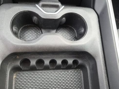 Used 2021 RAM 1500 Big Horn AWD/4WD image 9