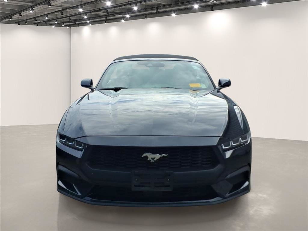 Used 2024 Ford Mustang Convertible RWD image 7