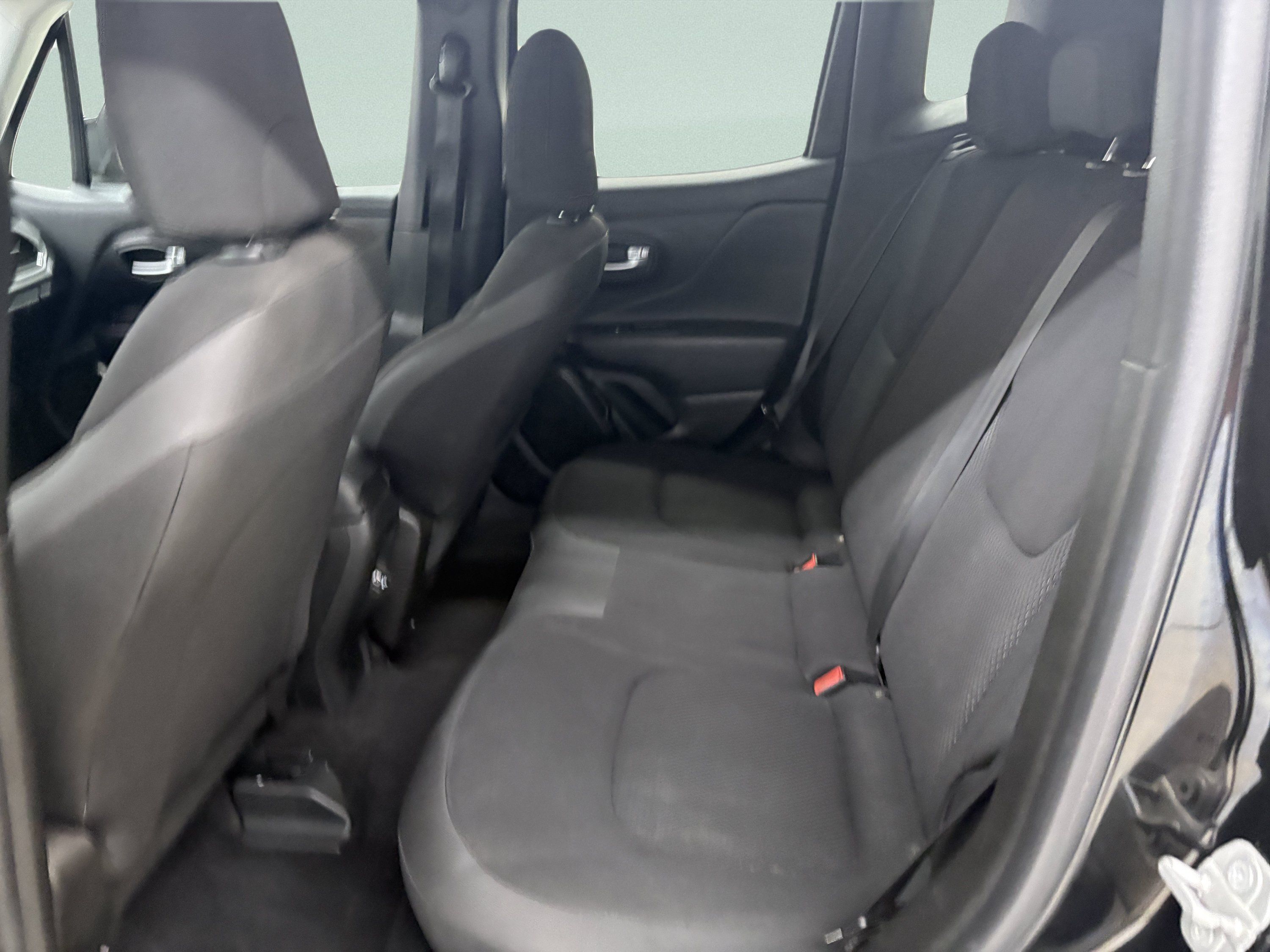 Used 2019 Jeep Renegade Altitude w/ Quick Order Package 2XM FWD image 12