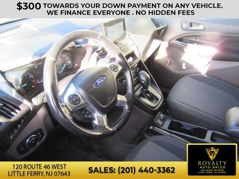 Used 2019 Ford Transit Connect XLT image 20