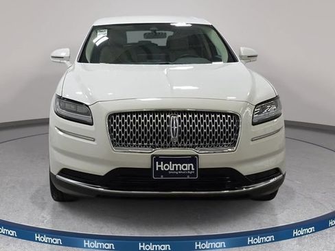 Certified 2022 Lincoln Nautilus FWD image 2