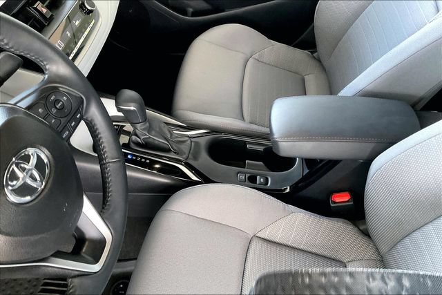 Used 2025 Toyota Corolla SE FWD image 13