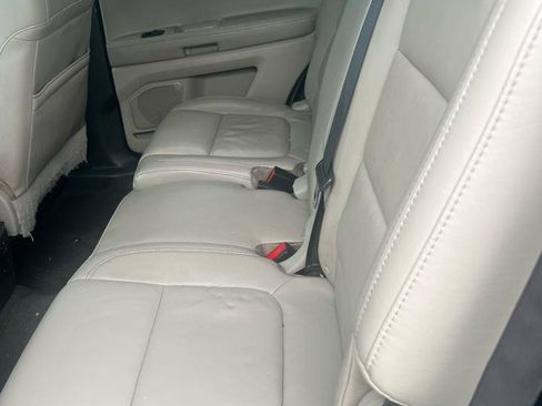 Used 2015 Ford Explorer XLT w/ Equipment Group 202B AWD/4WD image 9