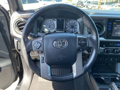 Used 2016 Toyota Tacoma Limited w/ Towing Package RWD image 12