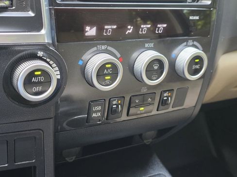 Used 2018 Toyota Sequoia Limited w/ Safety & Convenience Package RWD image 22