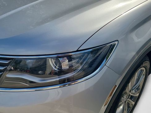 Used 2016 Lincoln MKX Reserve w/ Technology Package AWD/4WD image 7