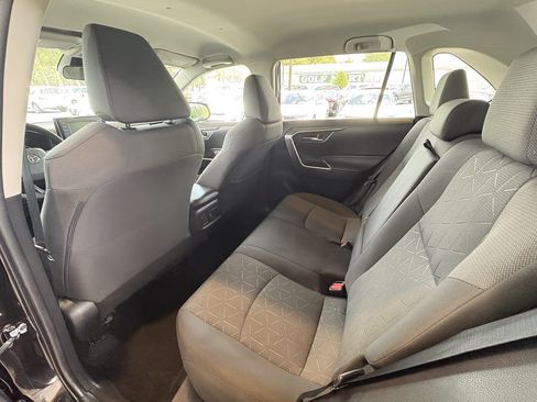 Used 2021 Toyota RAV4 XLE FWD image 23