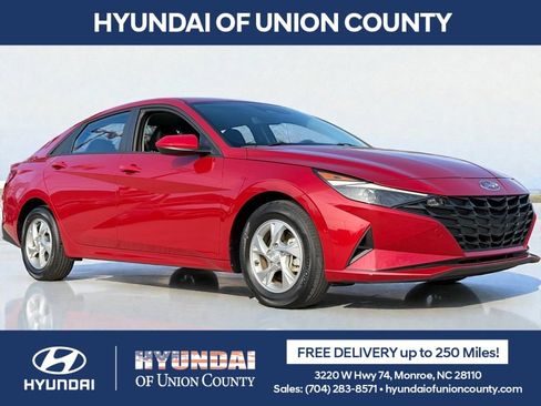 Certified 2023 Hyundai Elantra SE image 1