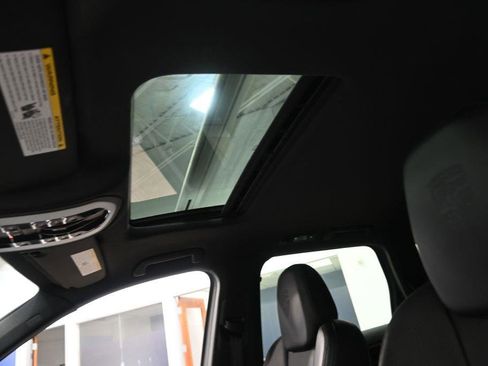 Used 2018 Porsche Cayenne Platinum Edition image 31