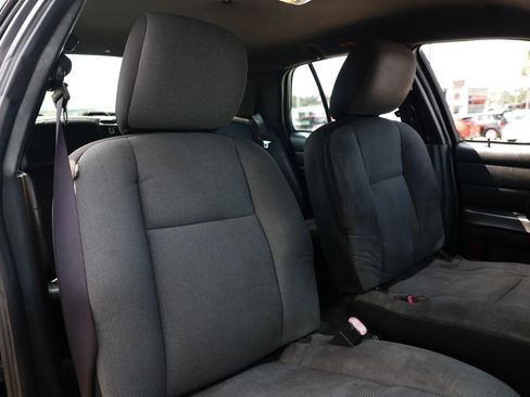 Used 2011 Ford Crown Victoria Police Interceptor w/ Comfort & Convenience Group RWD image 21