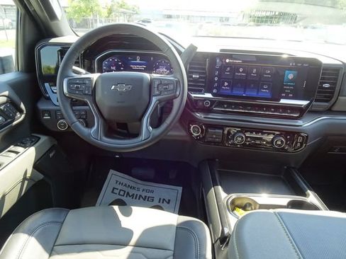 Used 2025 Chevrolet Silverado 2500 ZR2 w/ Technology Package AWD/4WD image 21