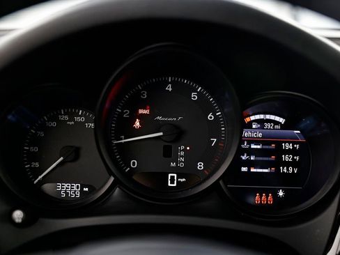 Used 2023 Porsche Macan Turbo image 34