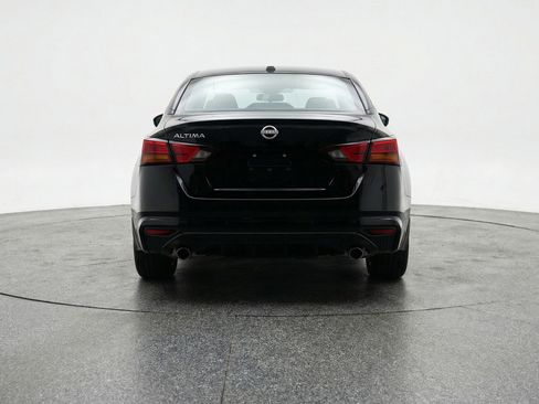 Used 2025 Nissan Altima 2.5 SV FWD image 7