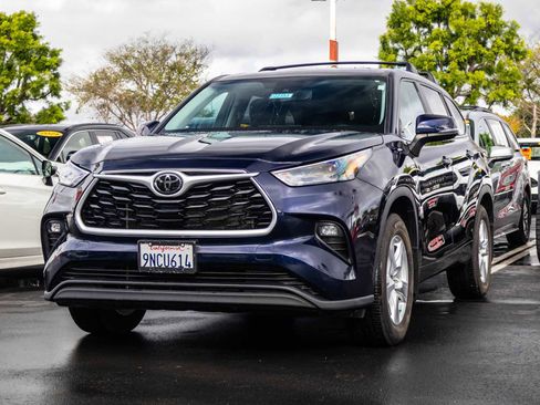 Certified 2024 Toyota Highlander LE image 3