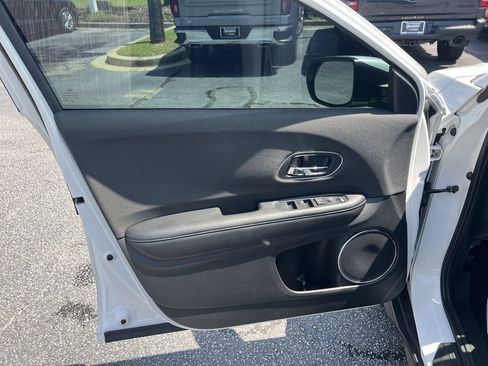 Used 2022 Honda HR-V EX image 14
