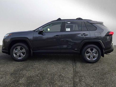 Used 2025 Toyota RAV4 XLE image 6